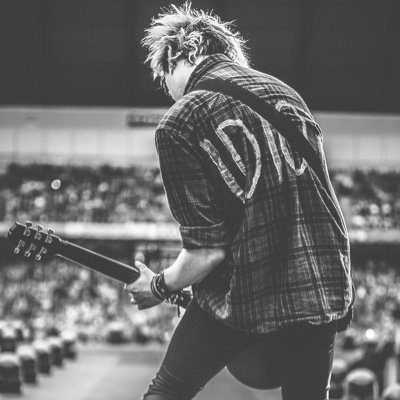 I like your Cobain shirt.