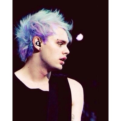 Follow @5spagettisos because ily