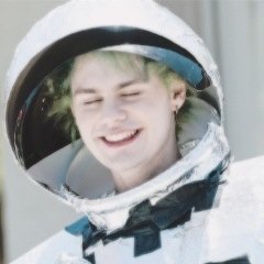 FOLLOW @_HTTPSAM AND RT/FAV THE ACCOUNTS TWEETS PLEASE AND THANKS