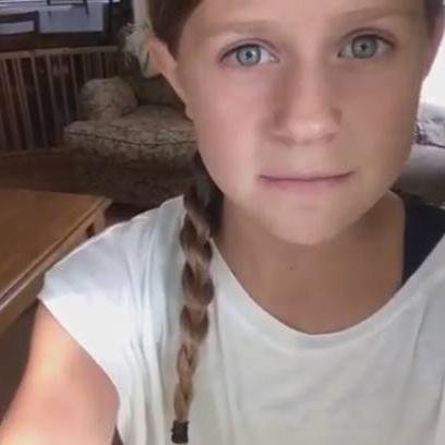 JulieNyilasi's profile picture. Directioner . Maxmyzers