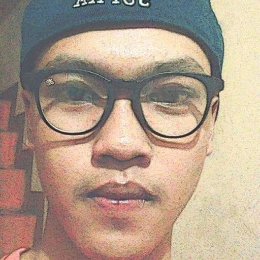Orang ini masih malu-malu nyeritain tentang dirinya