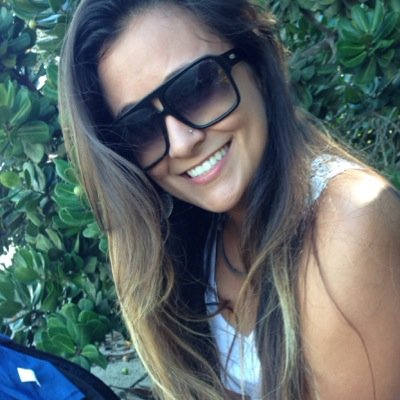 Amo bichos, praia e tolero tudo.