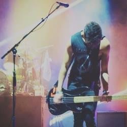 oh shit calum.                                                                                                 @goawaylukesmine my bae ♡♥