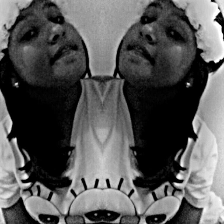 Hola negraa hermosa solo paso por aqui para decirte lo especial que eres y que te quiero mucho por aqui tu sabes quien.♥