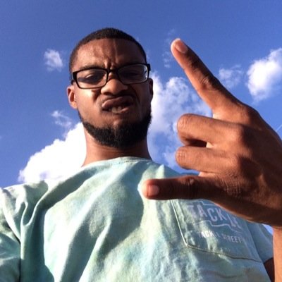 IG: tackledev // jedi since conception // creative since birth // Omega since 2009 | Mizzou + MGP Alum.

I tweet about life and the San Antonio Spurs.