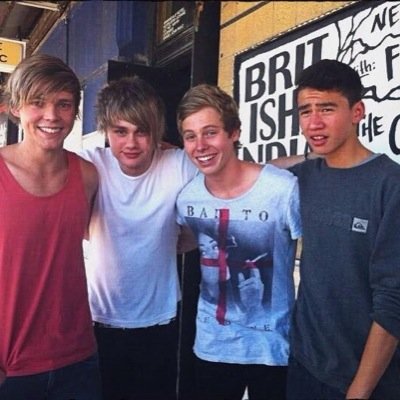 Hi this is a free follow, go follow @iridianaad and ask for a follow :)