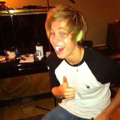 youre a cute luke girl and luke loves you and will follow you dont give up !! | @lukeft420 he will find you (: