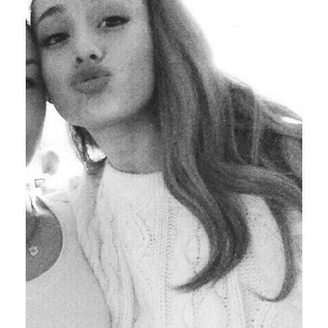 AriGrandeeSC's profile picture. bang bang