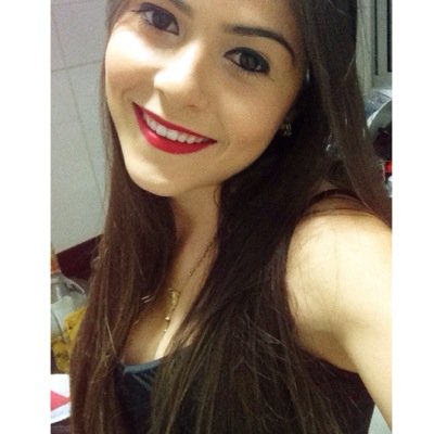 Instagram : @lauraantonini
