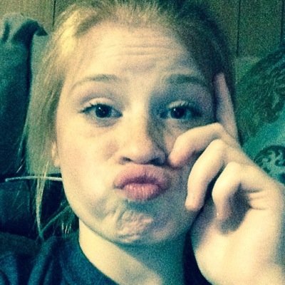 Cheerleader~Living in small town E-burg ~SC:paigejewell24~✌