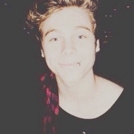 free follow from @lukeshangover and you should follow her bc she seriously thinks ur awesome like im not kidding im not