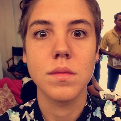 This is a free follow so please go follow @EspinosasCocoa :) it would mean the world!! and she follows back