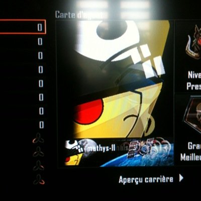 Salut je prend en photo les embleme que je vois sur call of duty et je vous les montre suis alors