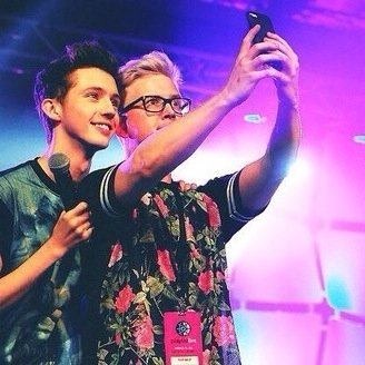 zalfietroyler_'s profile picture. I ship the youtubers:)