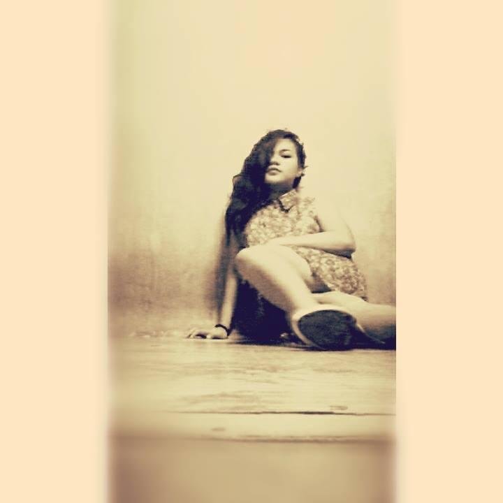 I like playing basketball and Online games :) and i like modeling. Highschool student. Just call me ruth/janela .