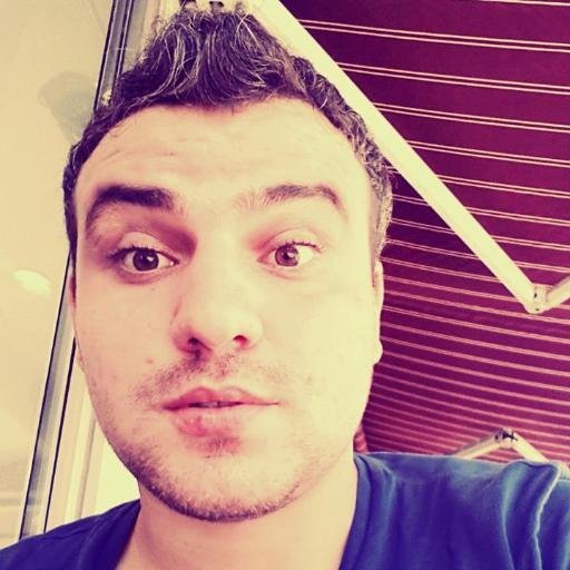 Uyumayı severim..Kalan zamanda ise nerede uyuyabilirim onu düşünürüm..I hate Zionists.