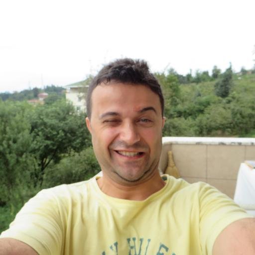 English Teacher, BJK Fan, Blogger, Fışkiye Düşmanı, Hayvan ve Doğa Dostu