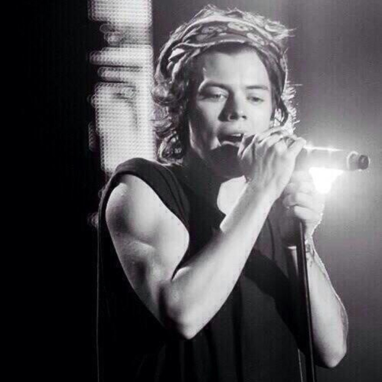 bands ruined my life **saw my 9 bfs on 28.6. San Siro ❤️**