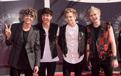 follow my girl @5SOS_PTV because this free follow is from her. Im trying to help get her off of follow limit!