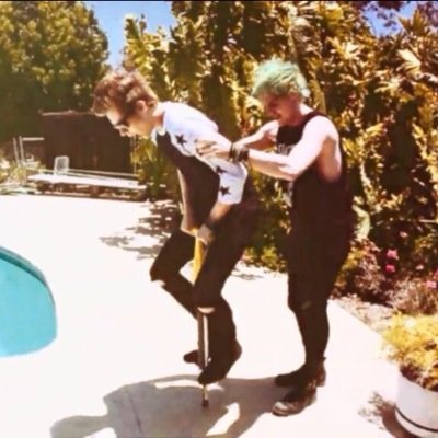 IM MUKE AF. ((: