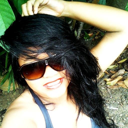 Oi, sou Luana Dhovana, uma garota mega divertida, carinhosa, alegre e que sabe amar o próximo. Uma pequena mulher com grande sonhos ! #Deus&Familia são tudo.