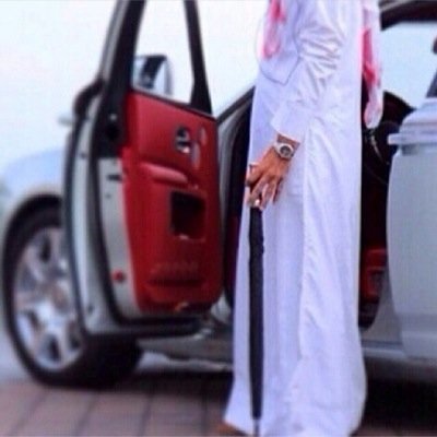أتيت الى عالم التويتر لأخدم الشعر .. فلم اضع صورتي ولا اسمي للشهره .. طموحي ان اصل لمستوى ذائقتكم فقط