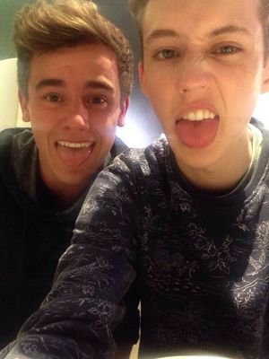 youtubefrantas's profile picture. ive been watching youtubers since 2009 // follow me! // i love a bit of cold milk