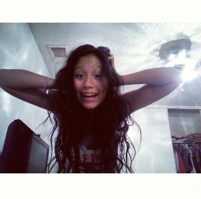 layneatics_'s profile picture. Person: are you a layneatic? Me: bitch i might be