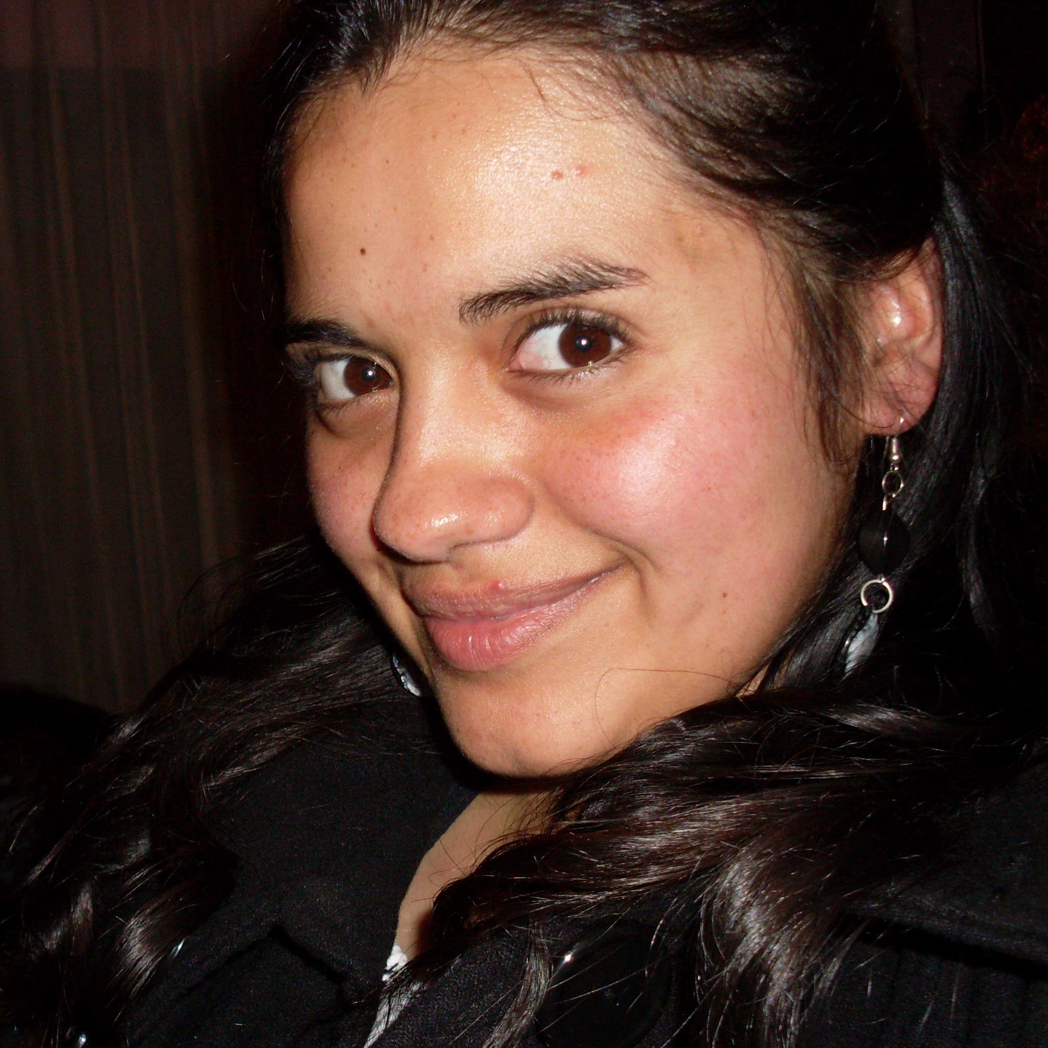 Comunicadora Social y Periodista, enamorada de la vida y mi carrera, obviamente 100% ROCKERA