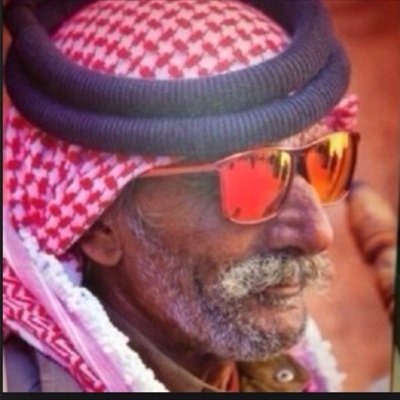 غني عن التعريف !! ((ليس كل مايدور في راس الإنسان أفكارا !! قد يكون قمل في بعض الاحيان )).