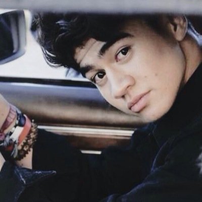 free follow @peachyhorans