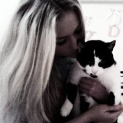 bemyfirstlove's profile picture. Enamórate de ti mismo, porque un día vas a ser lo único que tengas.