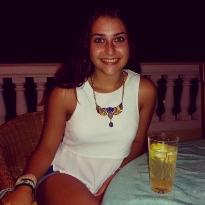 Cada dolor te hace más fuerte, cada traición más inteligente, cada desilusión más hábil y cada experiencia más sabio :)