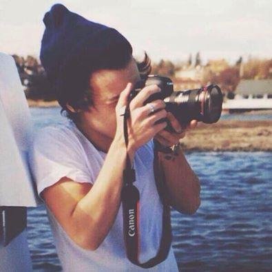 I follow all accounts who follow @harryslayss