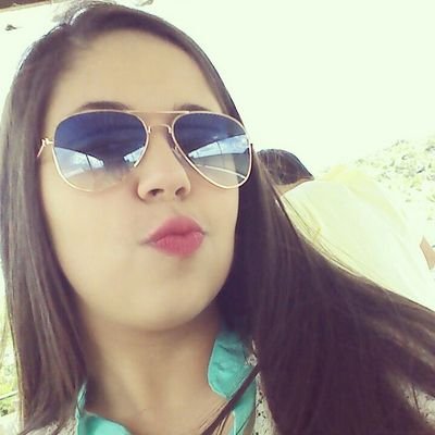 Livrai-me de tudo que me impede de ser feliz. ♡