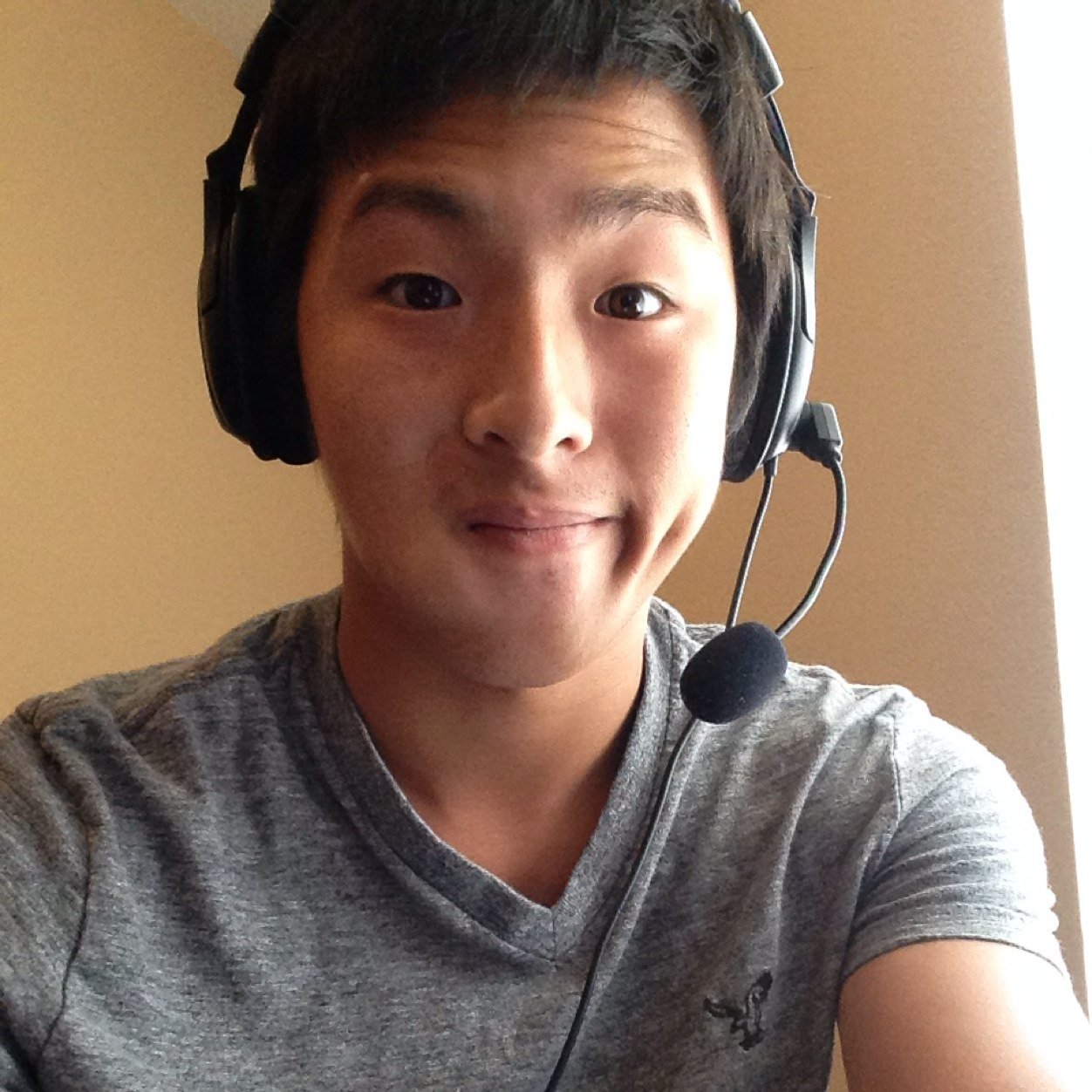 Just a guy who enjoys to game. HMU if youd like to play.