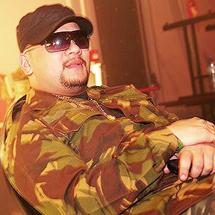 bombelman's profile picture. I speak Dutch, English, Spanish, Papiamentu, Sranang and German.