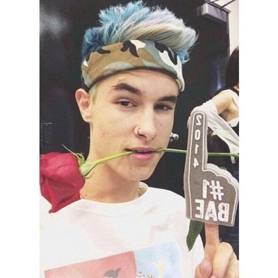 •Kian Lawley was here• If you read this tweet me 'is my best friend'