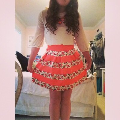 extremely awkward teenage girl trying to wear fashionable things 
YouTube- Kailey Kat