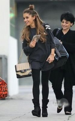 aris_macroon's profile picture. Ari is perfection and my everything. Yes she is the queen and yes she does slay