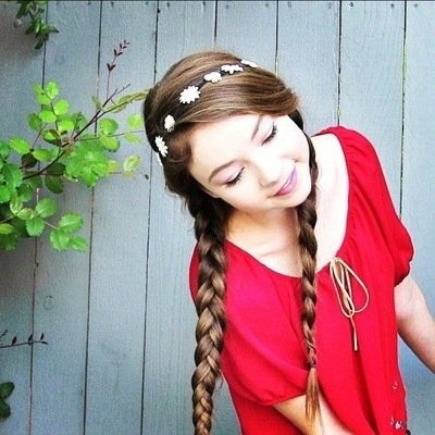 Hi, I'm Meredith but you can call me Mere. I like to make weird videos and post them on youtube?