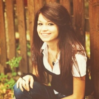 ~ 18 ~ Adventurous ~ Cheerleader ~ favorite color is blue ~ on the volleyball team ~ cousin is @AngelinaRose46 ~ My full name is Mariah Dawn Sawyer ~~~~~~~