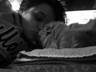 breezyaretz's profile picture. if you‘re feeling blue; paint yourself a different color!