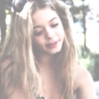 Follow @xAshDelReyx
