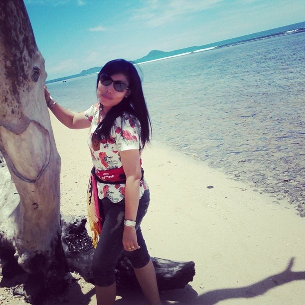 almeliamelly's profile picture. 