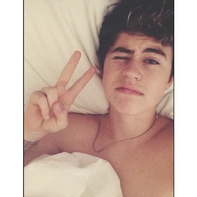 hey there cutie ♡ i know you'll meet Nash one day so don't give up, and i know for a fact that he thinks your beautiful and he loves you ♡