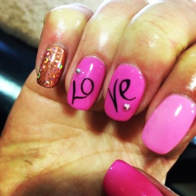 claire_rogs's profile picture. Self employed nail tech and beauty therapist.

For information on treatments and how to book please inbox me directly.
