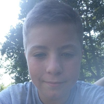 Hi i rap and love Basketball. Follow your dreams qnd they will came true and dont adanden them. My fav rapper is eminem