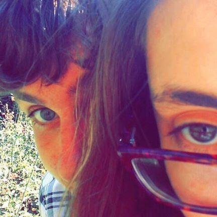 I love Slipknot, my girlfriend, music, lizards, football, Disney, procrastinating, annoying people and living :D