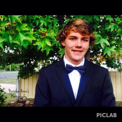 Instagram- Jordyn Hogden 

Snapchat- Jordyn_edwin98

Single | football | 18